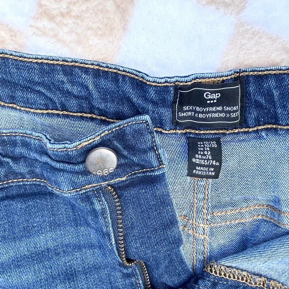 GAP Dark Blue boyfriend shorts - Picture 2 of 3